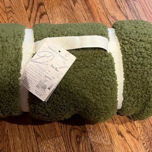 Green Sherpa Throw Blanket